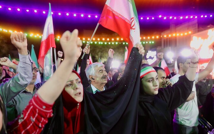 تصاویر/ تجمع حمایت از مدافعان وطن در نازی آباد