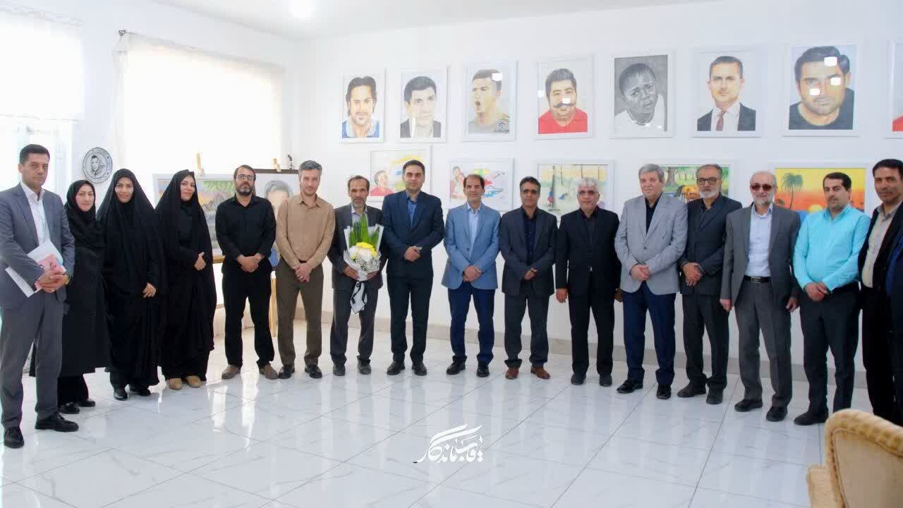 معاون وزیر و رئیس سازمان بهزیستی کشور با هنرمند توانیاب آران و بیدگلی دیدار کرد