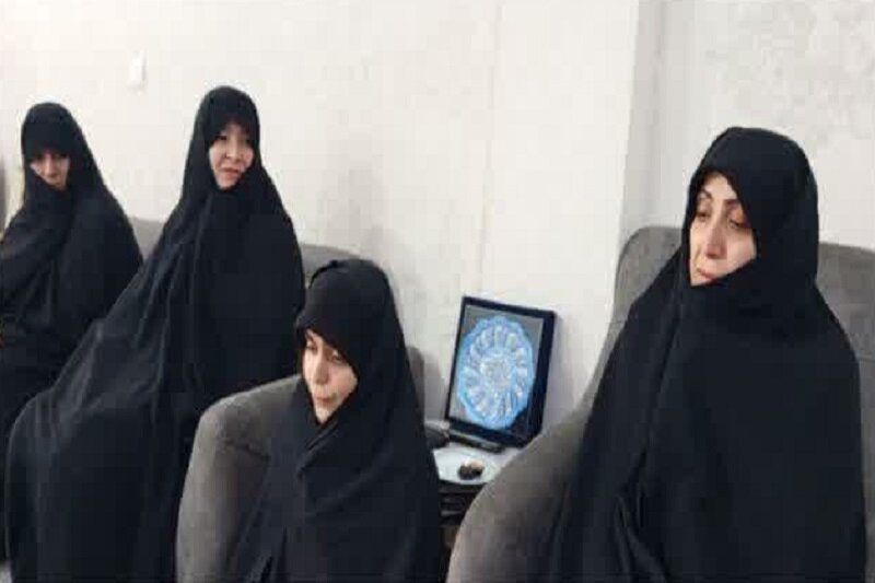 دیدار مسئولان حوزه علمیه خواهران کرمانشاه با خانواده شهید یاوری+تصاویر