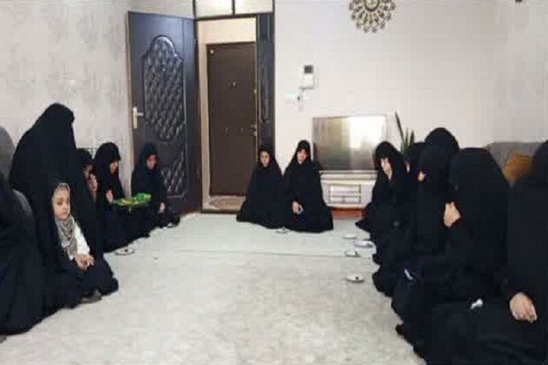 دیدار مسئولان حوزه علمیه خواهران کرمانشاه با خانواده شهید یاوری+تصاویر