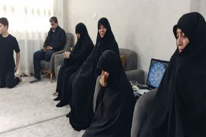 دیدار مسئولان حوزه علمیه خواهران کرمانشاه با خانواده شهید یاوری+تصاویر