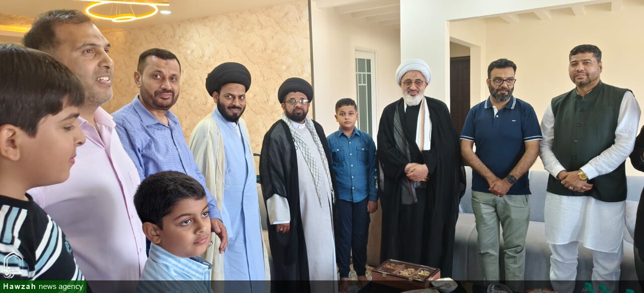 مسلمانان باید با حفظ عقاید مذهبی خود، در فضایی از احترام متقابل و برادری زندگی کنند