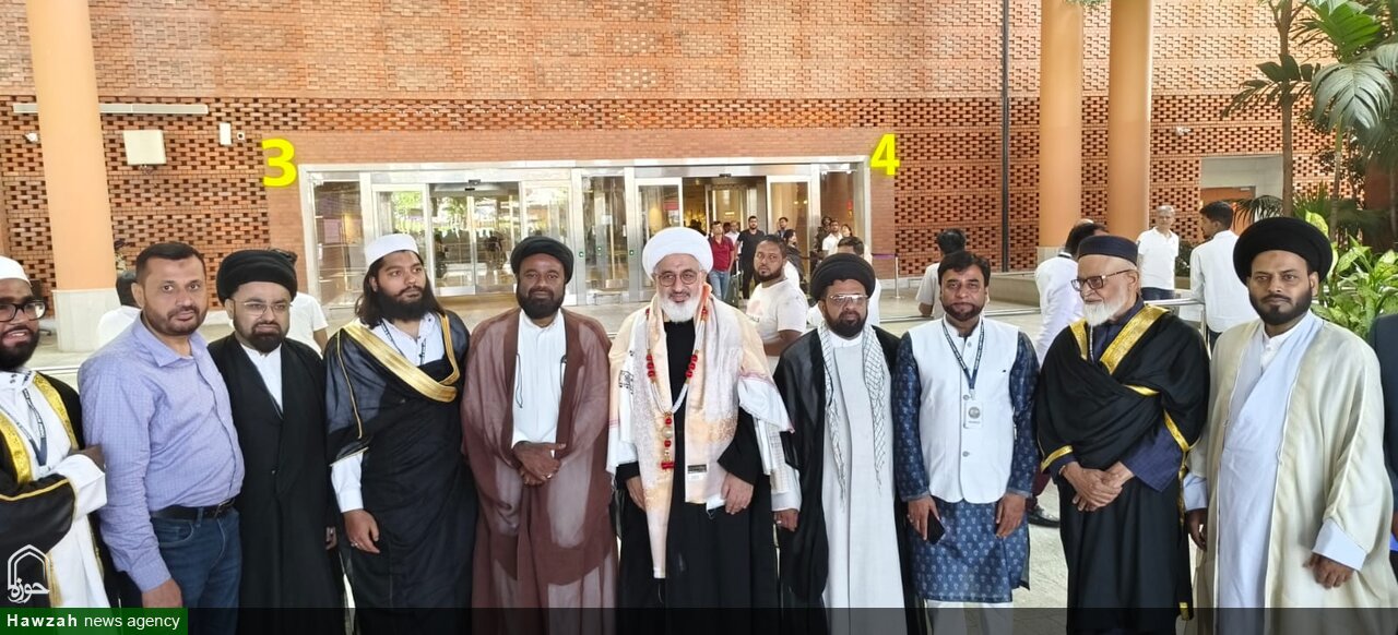 مسلمانان باید با حفظ عقاید مذهبی خود، در فضایی از احترام متقابل و برادری زندگی کنند