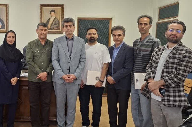 دیدار مدیرکل فرهنگ و ارشاد اسلامی استان مرکزی با هنرجویان هنرستان پروین اعتصامی اراک