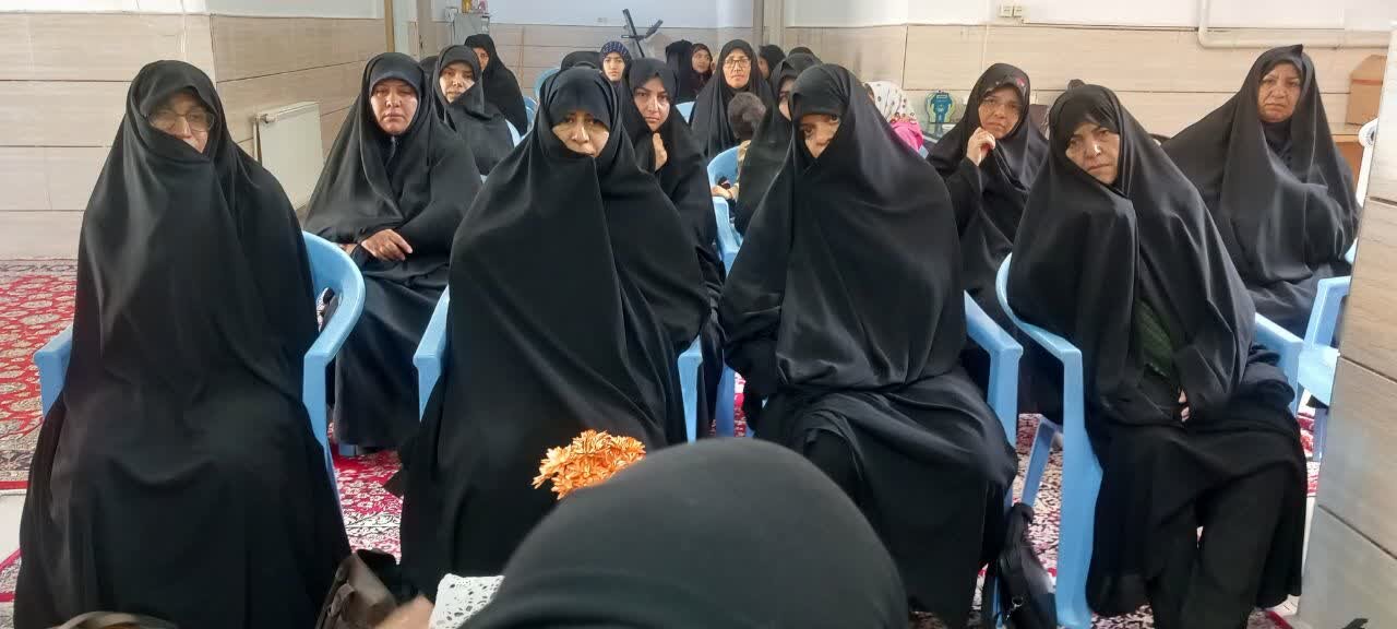 بزرگداشت مقام اساتید در مدرسه‌ علمیه‌ ریحانه‌النبی‌(س) رفسنجان