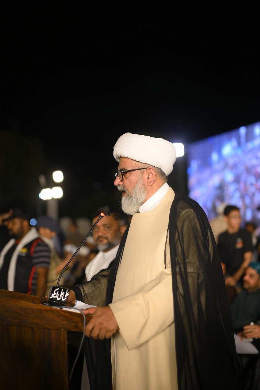کراچی؛ رہبرِ انقلاب شہید امام خامنہ ایؒ کی یاد میں عظیم الشان اجتماع، علمائے کرام سمیت ہزاروں مرد و خواتین کی شرکت+تصاویر اور ویڈیوز