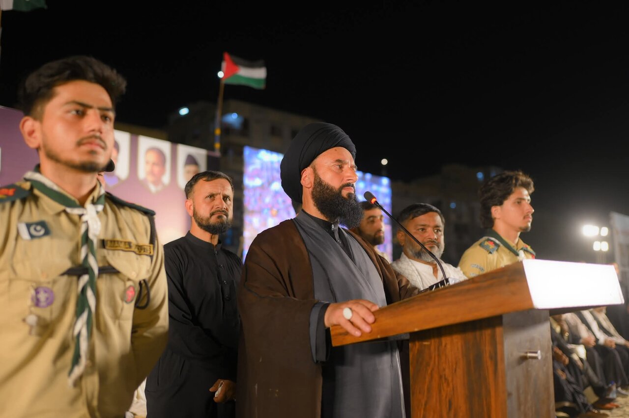 کراچی؛ رہبرِ انقلاب شہید امام خامنہ ایؒ کی یاد میں عظیم الشان اجتماع، علمائے کرام سمیت ہزاروں مرد و خواتین کی شرکت+تصاویر اور ویڈیوز