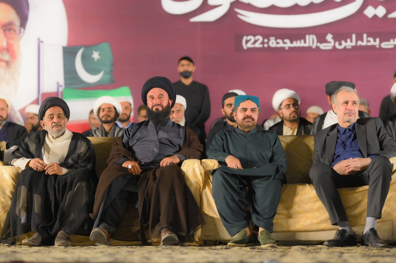 کراچی؛ رہبرِ انقلاب شہید امام خامنہ ایؒ کی یاد میں عظیم الشان اجتماع، علمائے کرام سمیت ہزاروں مرد و خواتین کی شرکت+تصاویر اور ویڈیوز