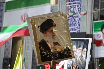 فیلم| شصت و ششمین از شب‌های حماسه انتقام خون رهبر شهید انقلاب و بیعت مردم ولایتمدار شهرستان بهاباد