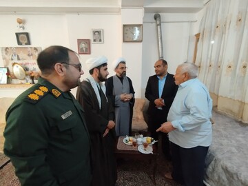 تصاویر/ دیدار با خانواده معظم شهدای روحانی شهرستان انار