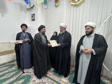 تصاویر/ تجلیل از اساتید حوزه در خورموج