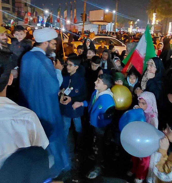 تصاویر/ فعالیت های فرهنگی موکب «شهدای روحانی شهرستان آمل» در چهاردهم اردیبهشت