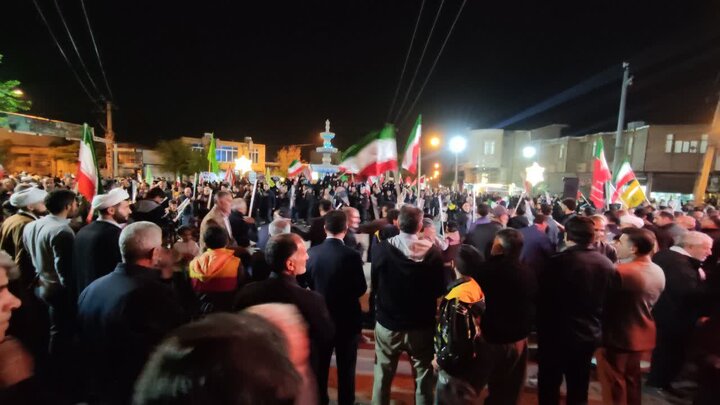 تصاویر/ خونخواهی رهبر شهید و بیعت با رهبری؛ شعار محوری شصت و پنجمین تجمع مردمی شهرستان شاهین دژ