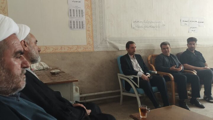 تصاویر/ دیدار روحانیون شهرستان شوط با مدیران مدارس به مناسبت هفته معلم