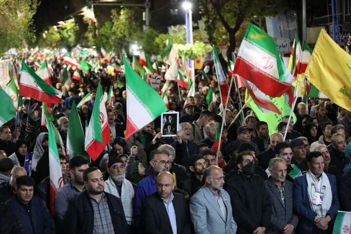 تصاویر/ شصت و پنجمین شب متوالی مردم ارومیه در تجدید میثاق با آرمان‌های انقلاب