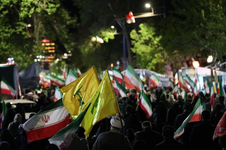تصاویر/ شصت و پنجمین شب متوالی مردم ارومیه در تجدید میثاق با آرمان‌های انقلاب