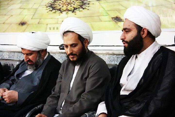 تصاویر/ بررسی برنامه‌های جذب و تبلیغ ورودی‌های جدید مدرسه علمیه امام خمینی(ره) هرسین