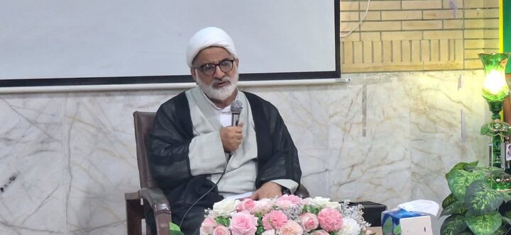 تصایر/ مراسم تجلیل از اساتید حوزه علمیه خواهران در کنگان