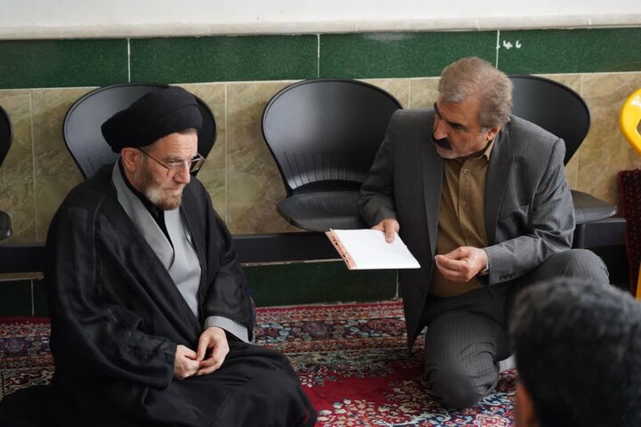 تصاویر/دیدار نماینده ولی فقیه در لرستان با نمازگران مسجد امام علی(ع)خرم آباد