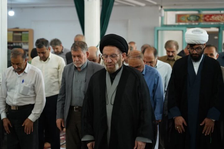 تصاویر/دیدار نماینده ولی فقیه در لرستان با نمازگران مسجد امام علی(ع)خرم آباد