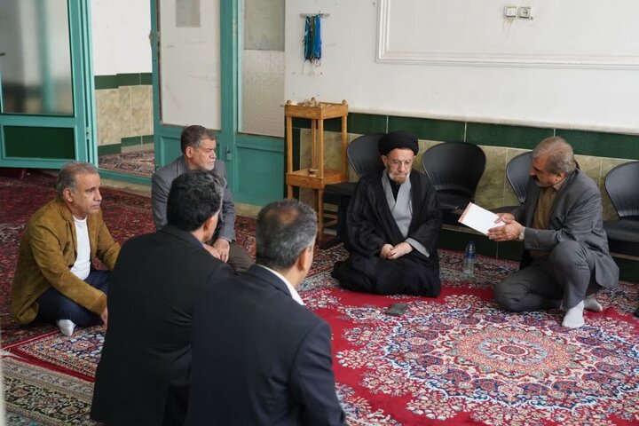 تصاویر/دیدار نماینده ولی فقیه در لرستان با نمازگران مسجد امام علی(ع)خرم آباد