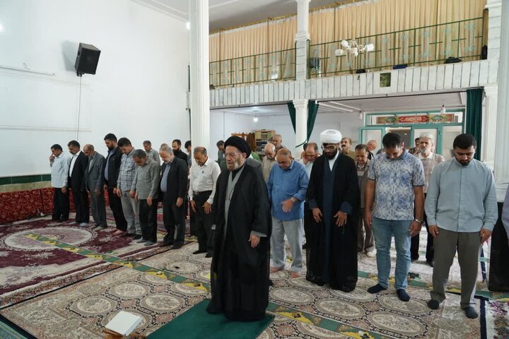 تصاویر/دیدار نماینده ولی فقیه در لرستان با نمازگران مسجد امام علی(ع)خرم آباد