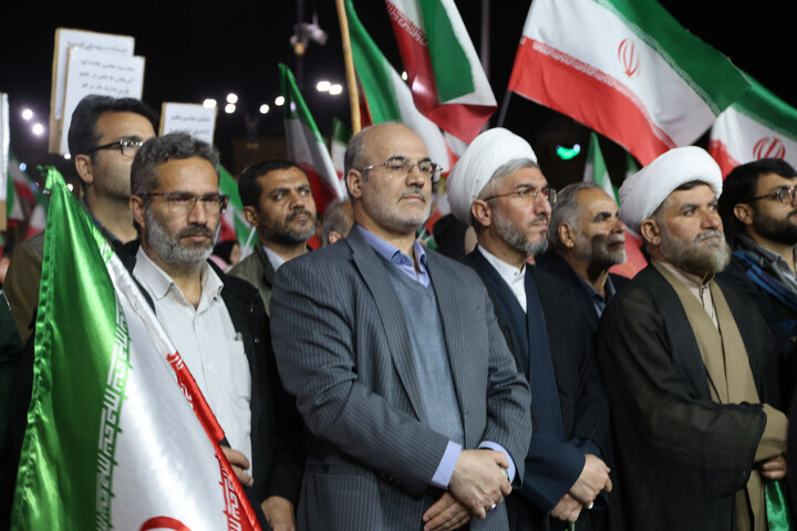 تصاویر / اجتماع مردمی بیعت با رهبر معظم انقلاب و نکوداشت مقام معلم در همدان