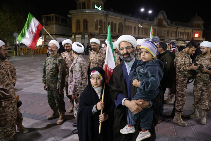 تصاویر / اجتماع مردمی بیعت با رهبر معظم انقلاب و نکوداشت مقام معلم در همدان
