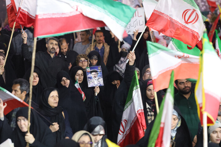 تصاویر / اجتماع مردمی بیعت با رهبر معظم انقلاب و نکوداشت مقام معلم در همدان