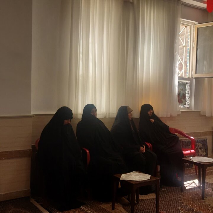 تصاویر/  گرامیداشت روز معلم توسط حجت‌الاسلام فتاحی امام جمعه ابرکوه