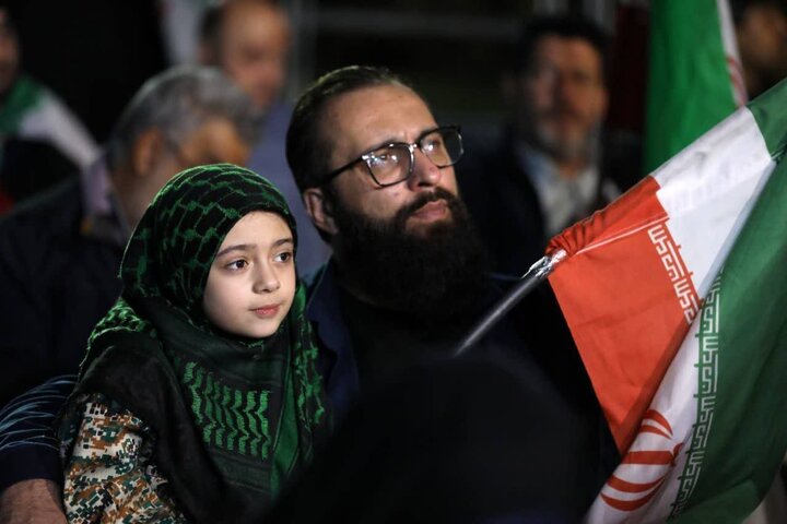 تصاویر/  اجتماع بیعت با رهبر انقلاب و حمایت از رزمندگان در میدان ولیعصر(عج)