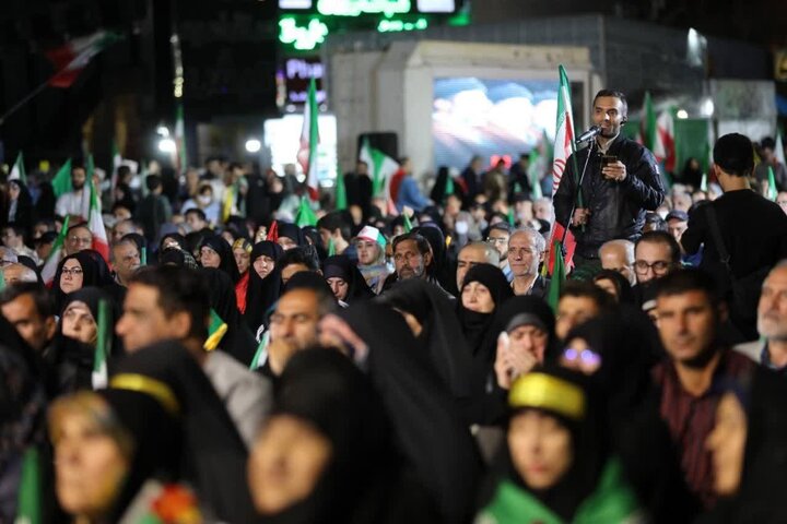 تصاویر/  اجتماع بیعت با رهبر انقلاب و حمایت از رزمندگان در میدان ولیعصر(عج)