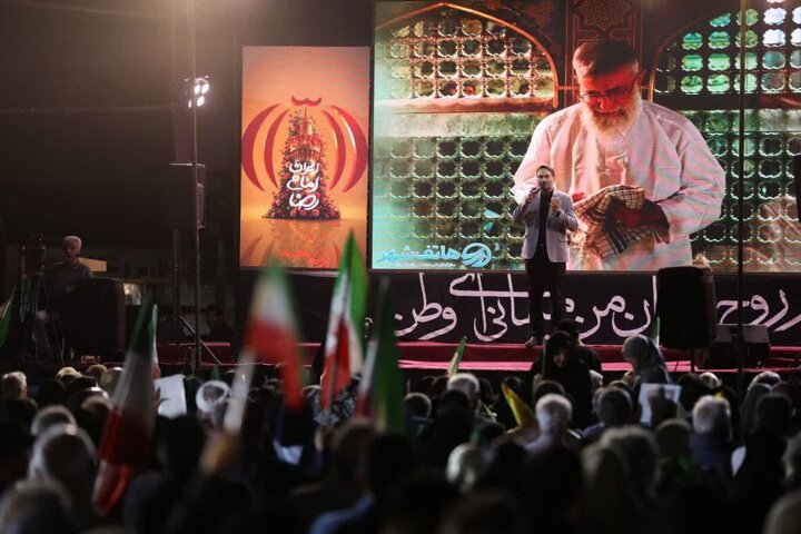 تصاویر/  اجتماع بیعت با رهبر انقلاب و حمایت از رزمندگان در میدان ولیعصر(عج)