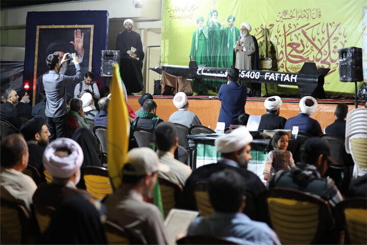 حضور آیت الله شب زنده دار دبیر شورای عالی حوزه در تجمع شبانه مردم قم