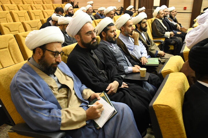 تصاویر/ آیین تجلیل از اساتید مدارس علمیه آذربایجان غربی