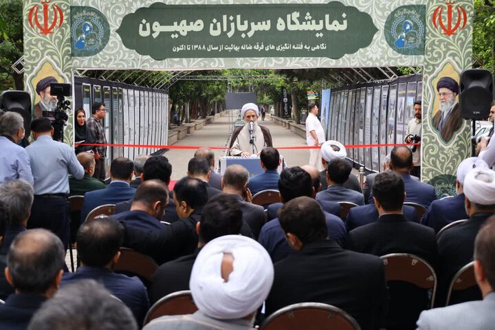 تصاویر/ بازدید نماینده ولی فقیه از نمایشگاه تبیینی «سربازان صهیون»