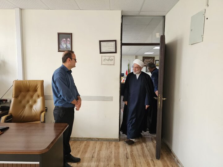 تصاویر/حضور حجت‌الاسلام والمسلمین پورذهبی در اداره ثبت احوال کردستان پس از حمله تروریستی آمریکا-صهیونیستی