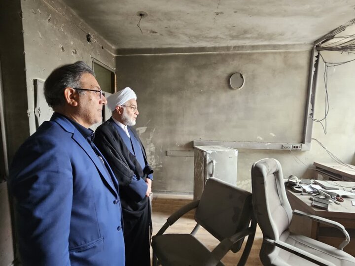 تصاویر/حضور حجت‌الاسلام والمسلمین پورذهبی در اداره ثبت احوال کردستان پس از حمله تروریستی آمریکا-صهیونیستی