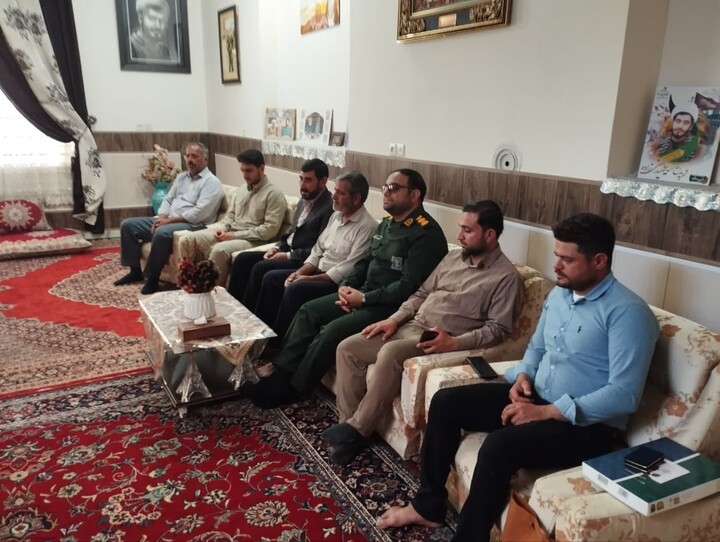 تصاویر/دیدار با خانواده معظم شهدای روحانی شهرستان انار