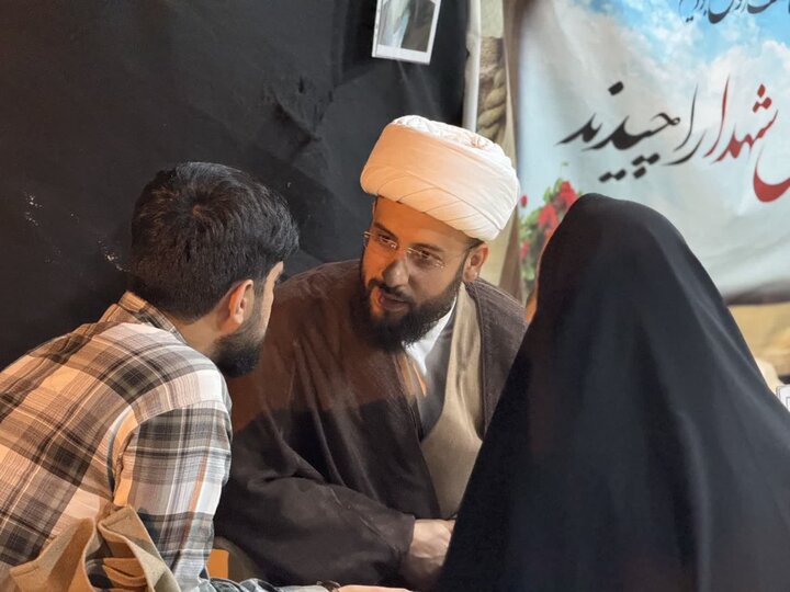 تصاویر/حضور پرشور روحانیون،اساتید و طلاب مبلغ کاشان در غرفه مدارس علمیه آيت الله اعتمادی