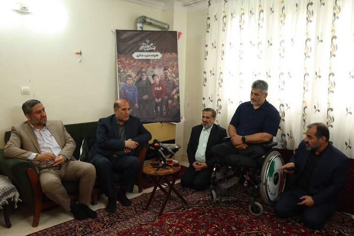 تصاویر/ دیدار مدیران بنیاد شهید با خانواده شهدای جنگ تحمیلی سوم