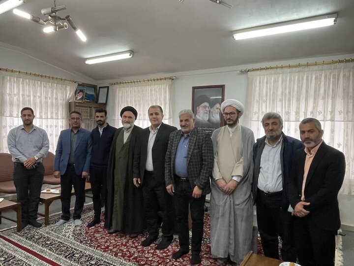 دیدار امام جمعه نوشهر با ریاست اداره آموزش و پرورش کجور و معلمان نمونه