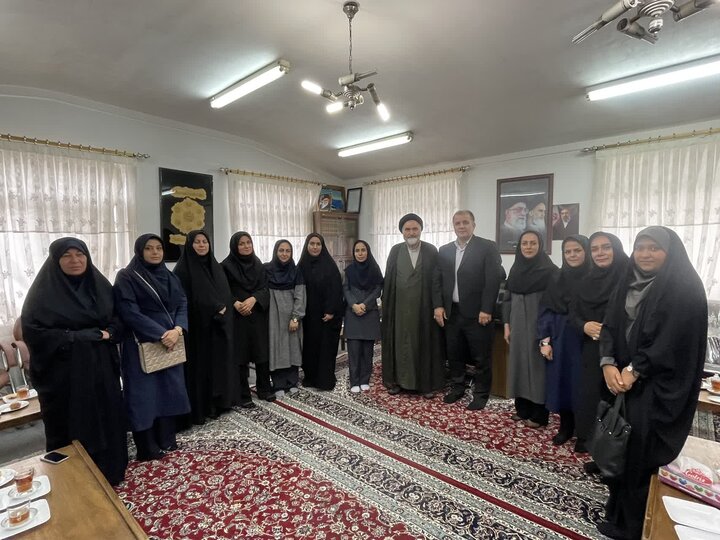 دیدار امام جمعه نوشهر با ریاست اداره آموزش و پرورش کجور و معلمان نمونه