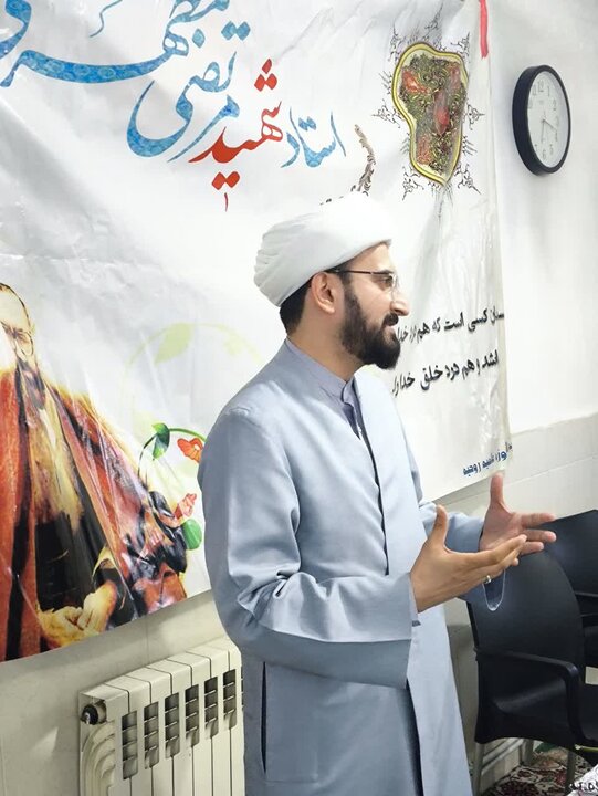 تصاویر/ تجلیل از اساتید مدرسه علمیه روحیه شهرستان بابل