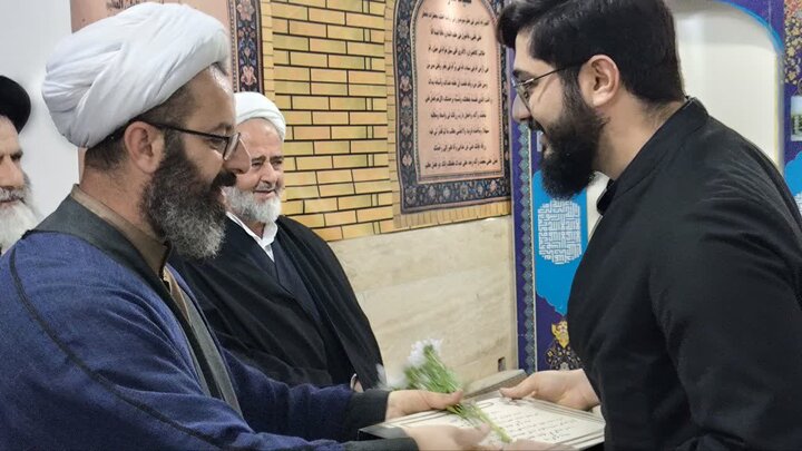 تصاویر/ مراسم تجلیل از اساتید مدرسه علمیه شهید امیری (ره) بندپی بابل