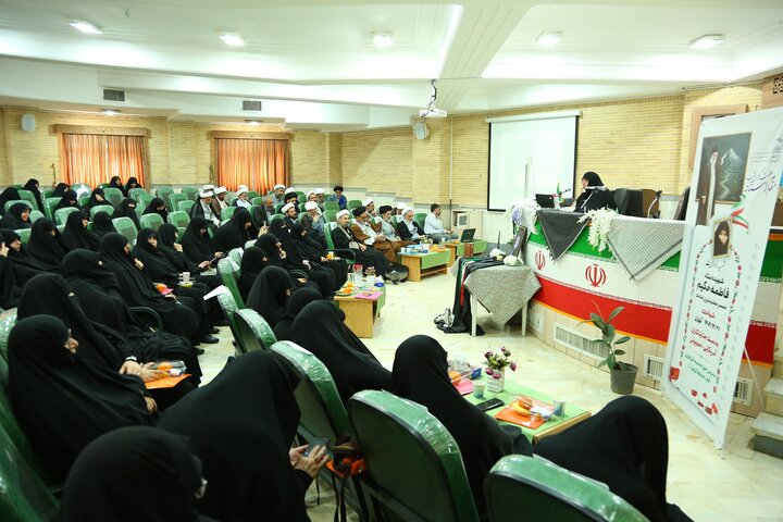سنت علمی حوزه با تعقل و فهم عمیق پیوند خورده است