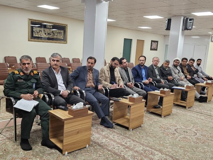 تصاویر/نشست برنامه‌ریزی ستاد مردمی بزرگداشت سالروز سفر امام شهید به کردستان