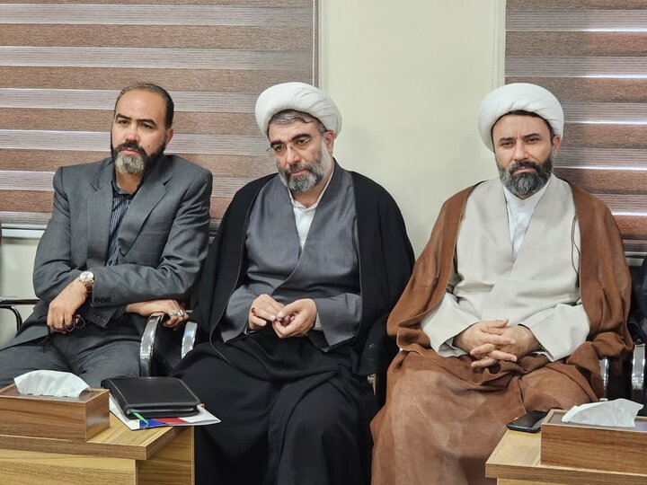 تصاویر/نشست برنامه‌ریزی ستاد مردمی بزرگداشت سالروز سفر امام شهید به کردستان