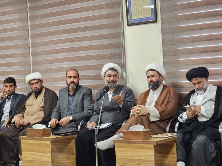 تصاویر/نشست برنامه‌ریزی ستاد مردمی بزرگداشت سالروز سفر امام شهید به کردستان
