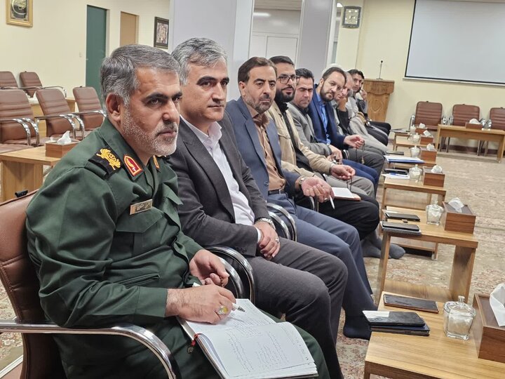 تصاویر/نشست برنامه‌ریزی ستاد مردمی بزرگداشت سالروز سفر امام شهید به کردستان